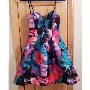 New! B. SMART Dress Junior's Size 3 Short Floral Spaghetti Straps